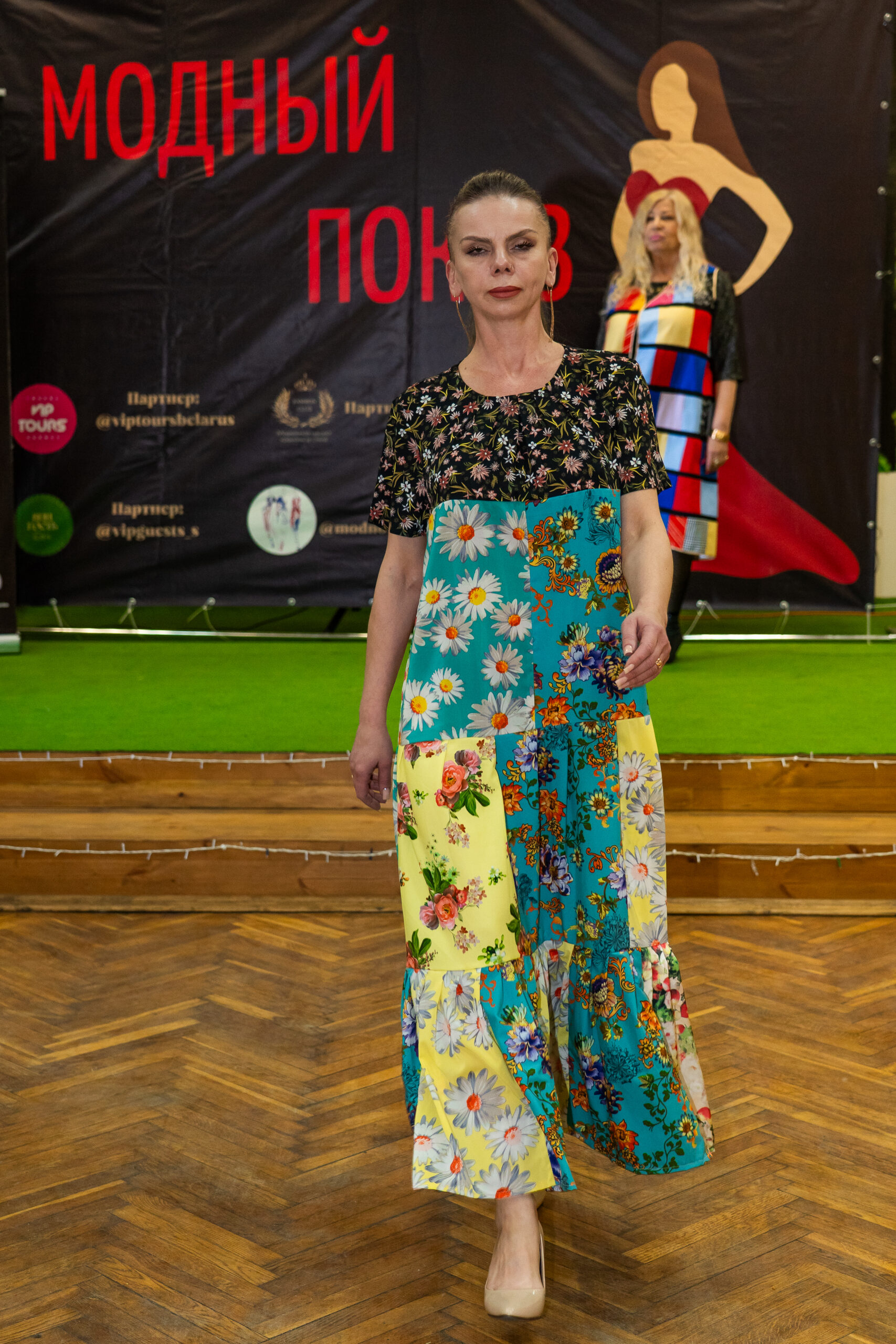 одели школы GK Models во время дефиле в санатории Политехник