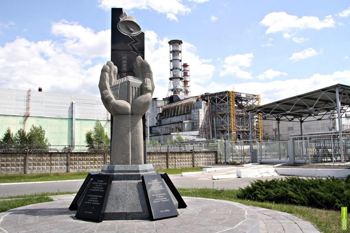 памятник чернобыльской трагедии